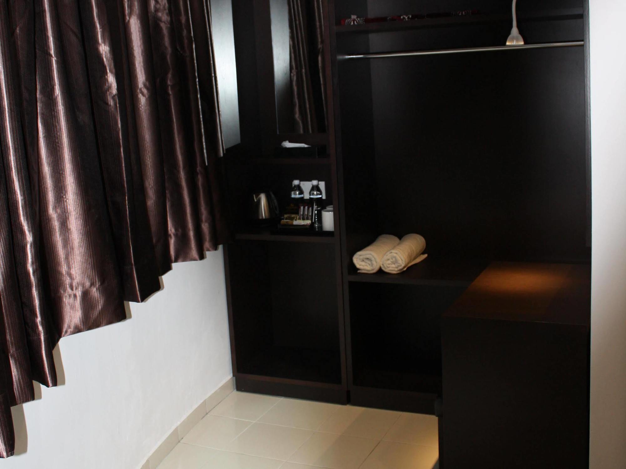 Zamburger Bangsar Hotel 2*